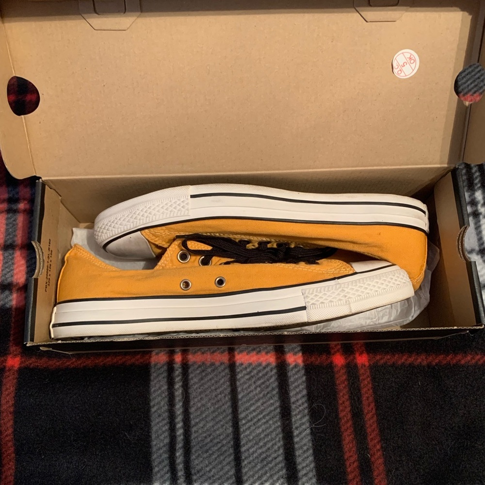 Women’s Mustard Yellow Lowtop Converse All-Star